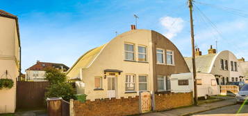 2 bed semi-detached house for sale