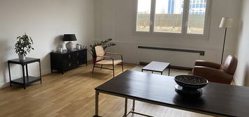 Appartement meublé  à louer, 4 pièces, 3 chambres, 100 m²