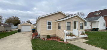 2238 Highland Park Ave, Fort Dodge, IA 50501