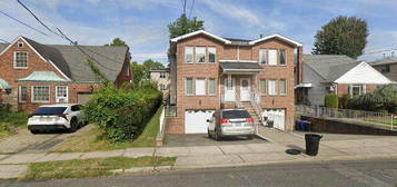 467 3rd St, Palisades Park, NJ 07650