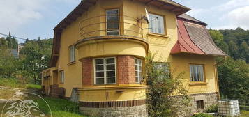 Rodinná vila (396 m2), pozemek (938 m2), Jeseník