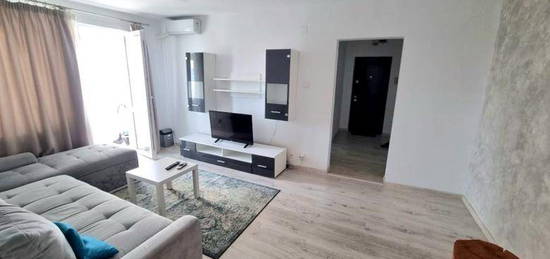 Apartament  2 camere Pia&#539;a Gorjului