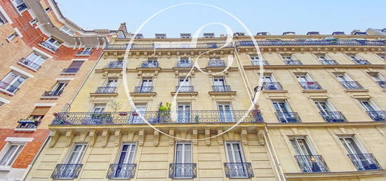 PARIS 16 - AUTEUIL - rue Fantin Latour - 2 pièces sur cour en dernier étage avec ascenseur