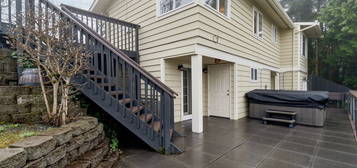 5467 16th Avenue SW, Seattle, WA 98106