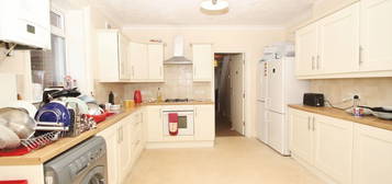 Detached house to rent in Hankinson Road, Winton, Bournemouth BH9