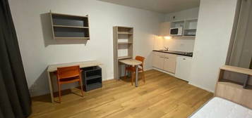 Studio meublé  à louer, 1 pièce, 24 m², Ascenseur