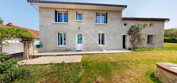 Maison deux chambres, grange et jardin