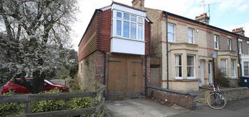 Detached house to rent in Kimberley Road, Cambridge CB4