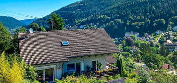 Zweifamilienhaus und großem Garten in Bad Wildbad