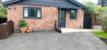 2 bedroom detached bungalow to rent