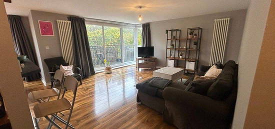 2 bed flat to rent