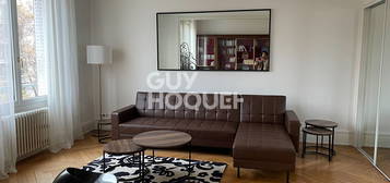 Appartement meublé  à louer, 3 pièces, 2 chambres, 93 m²