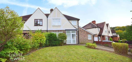 3 bed semi-detached house to rent