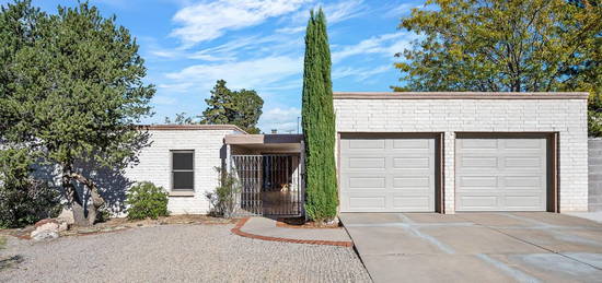 901 Poco Cerro Ct SE, Albuquerque, NM 87123