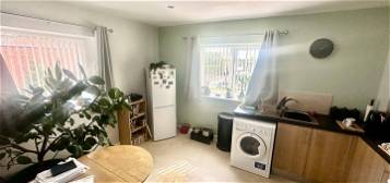 Flat to rent in 85 Owston Road, Carcroft, Doncaster DN6