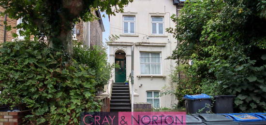 Studio to rent in Clyde Road, East Croydon CR0