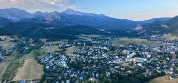 Maison récente sur le plateau