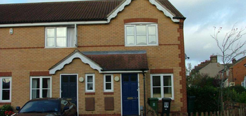 3 bedroom semi-detached house to rent