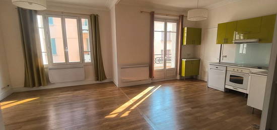 Appartement  à louer, 3 pièces, 2 chambres, 68 m²