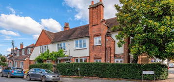 Flat for sale in Priory Avenue, Caversham RG4