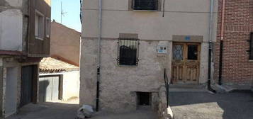 Casa en calle Del Portillo en Tórtoles de Esgueva