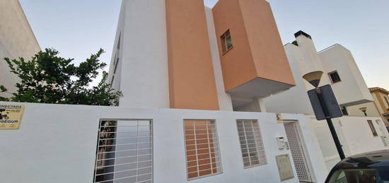 Casa adosada en venta en Romero (chaparral), Albolote