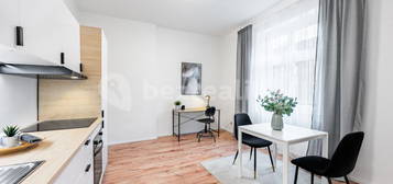 Prodej bytu 2+kk 43 m², Žerotínova, Hlavní město Praha