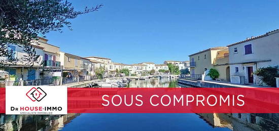 Magnifique marina en triplex de 4/5 pièces de 120 M2 avec garage + place de parking + terrasse + solarium + piscine collective