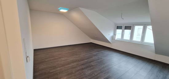 1050 € - 79.53 m² - 2.0 Zi.