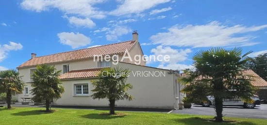 Vente maison 8 pièces 245 m²