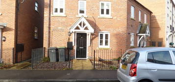 Flat to rent in Renfrew Drive, Greylees, Sleaford NG34