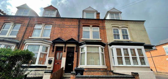 5 bedroom terraced house