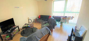 2 bed detached house to rent