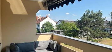 Einziehen und Wohlfühlen ! Helle 3 ZKB-Wohnung mit schönem Balkon!