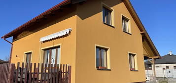 Prodej rodinného domu 230 m², pozemek 918 m²