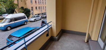 Schicke 2 Zimmer Wohnung mit Balkon in der Hohe Straße zur Miete