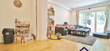 Flat to rent in Burghley Road, London NW5