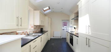 Maisonette to rent in Lavender Gardens, Jesmond, Newcastle Upon Tyne NE2