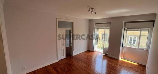 Apartamento T2 em Alcântara de 70,00 m²