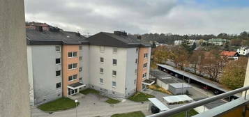 helle freundliche 3 Zimmer Wohnung mit Balkon