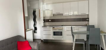 TALENCE Appartement T2 terrasse et place de parking