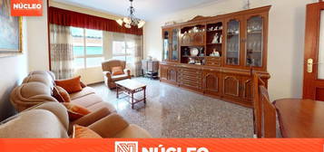 Piso en venta en Carrer Salvador I Vicente Pérez Lledó, Centro