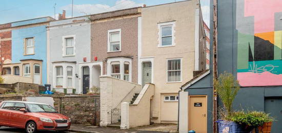 4 bedroom terraced house