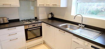 Flat to rent in Colliers Wood, London SW19