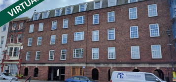 Flat to rent in High Street, Portsmouth PO1