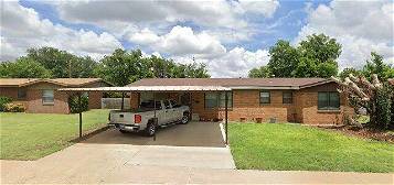 1102 NW 13th St, Andrews, TX 79714