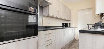 4 bedroom terraced house to rent