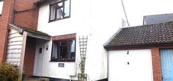 2 bedroom semi-detached house to rent