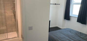 3 bedroom flat share