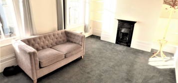 2 bed flat to rent